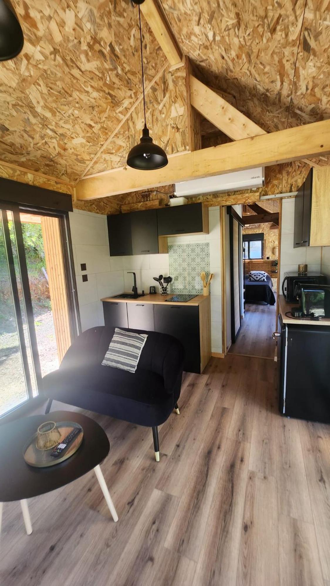 Lodge Du Chateau De Feschaux Villeneuve-sous-Pymont Exteriér fotografie